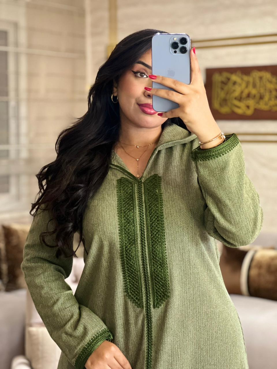 Jellaba Chic en Tuid – Élégance & Chaleur pour l’Hiver